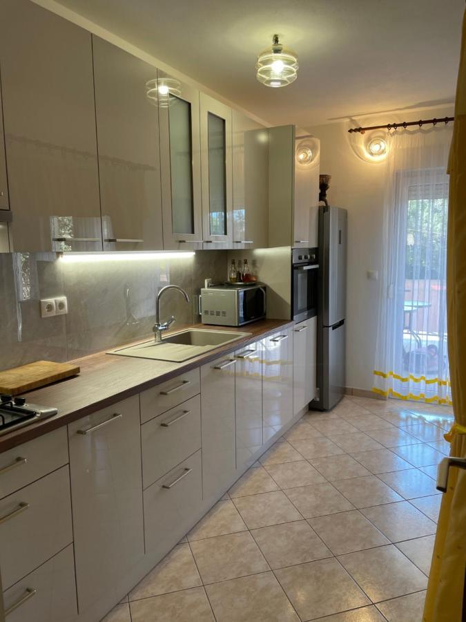 Apartments Nino Сегет-Враниця Екстер'єр фото